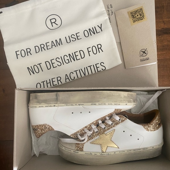 New Golden Goose with box, bag and passport. - Picture 1 of 8